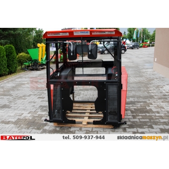 Kabina C-330 NAGLAK  >>TUR<<  metalowe błotniki kanciaste